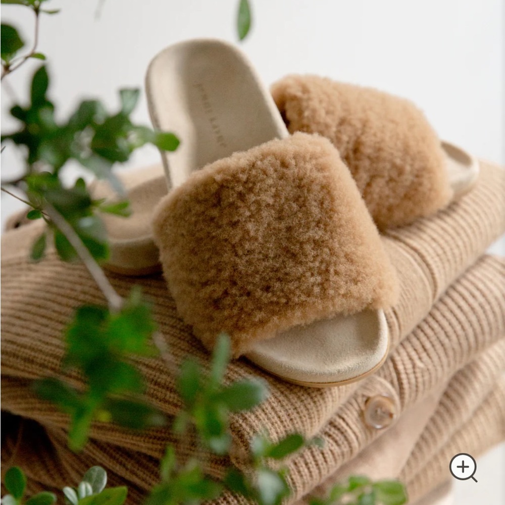 NWT - JENNI KAYNE SHEARLING SLIDES SIZE 37
